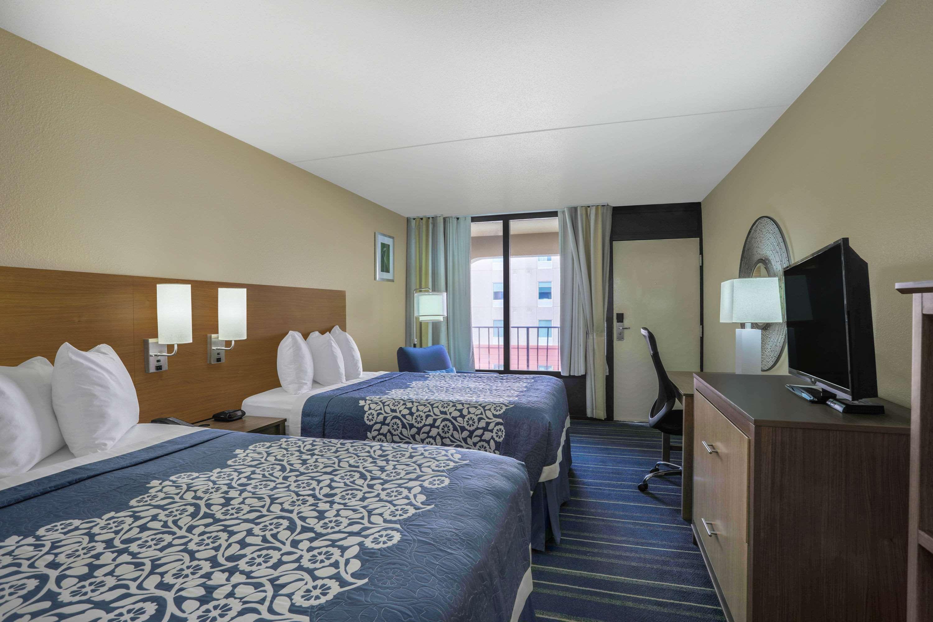 Days Inn By Wyndham Newark Wilmington מראה חיצוני תמונה