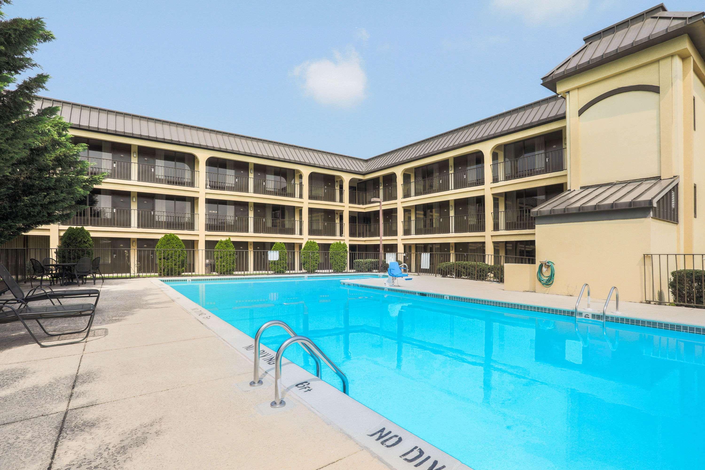 Days Inn By Wyndham Newark Wilmington מראה חיצוני תמונה