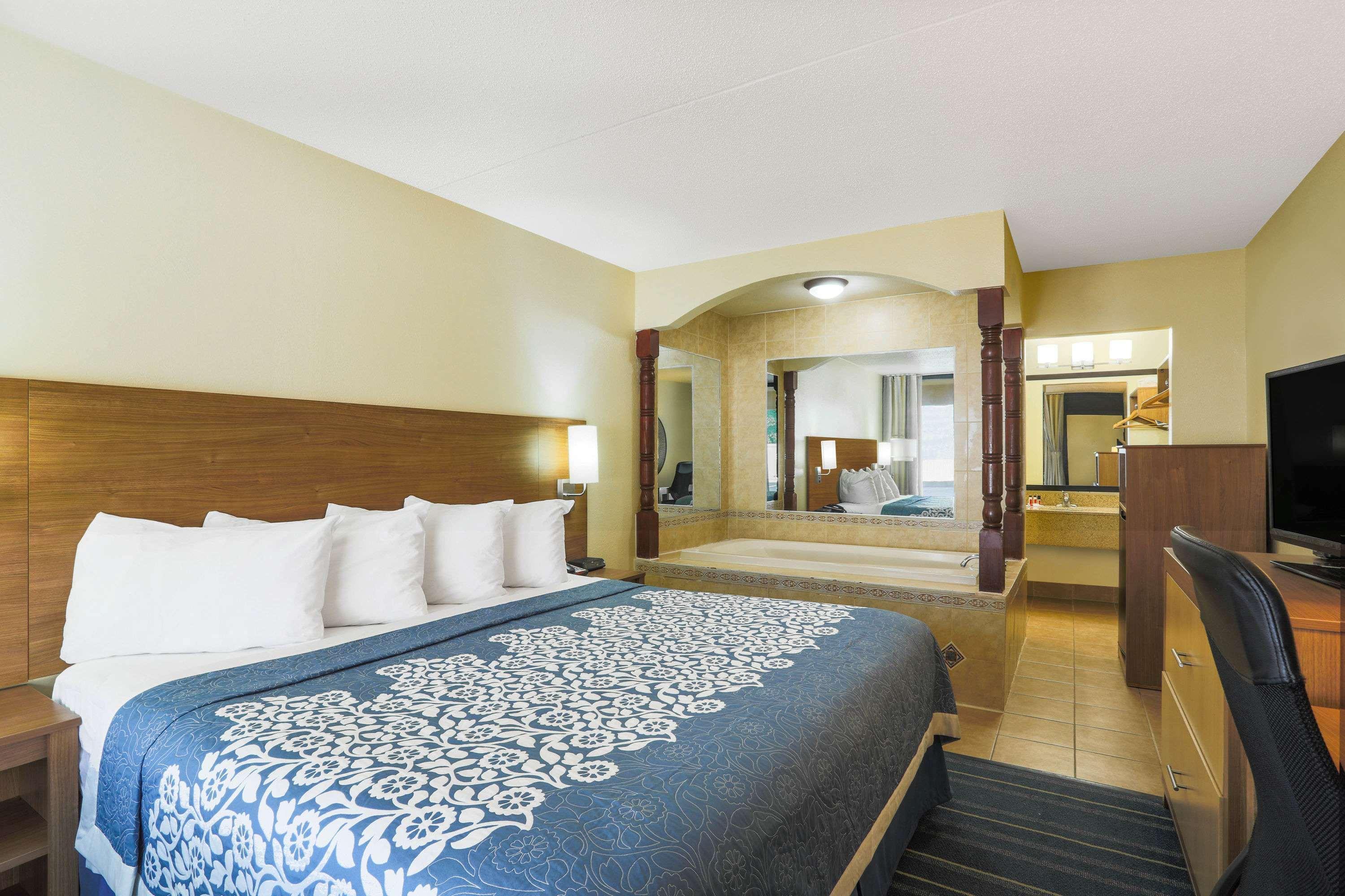 Days Inn By Wyndham Newark Wilmington מראה חיצוני תמונה