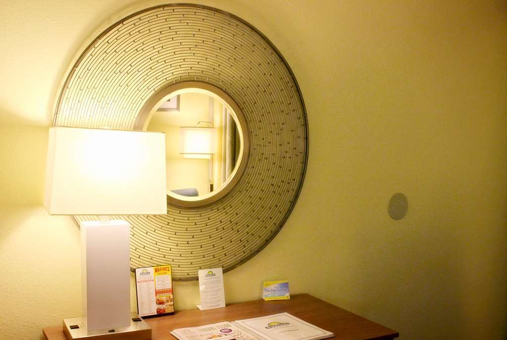 Days Inn By Wyndham Newark Wilmington חדר תמונה