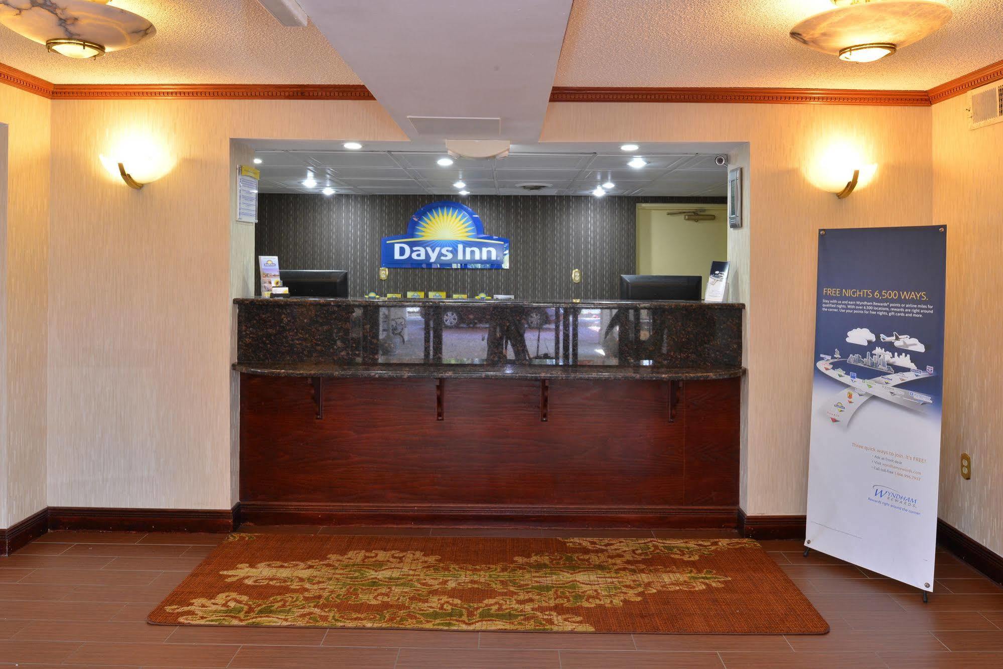 Days Inn By Wyndham Newark Wilmington מראה חיצוני תמונה