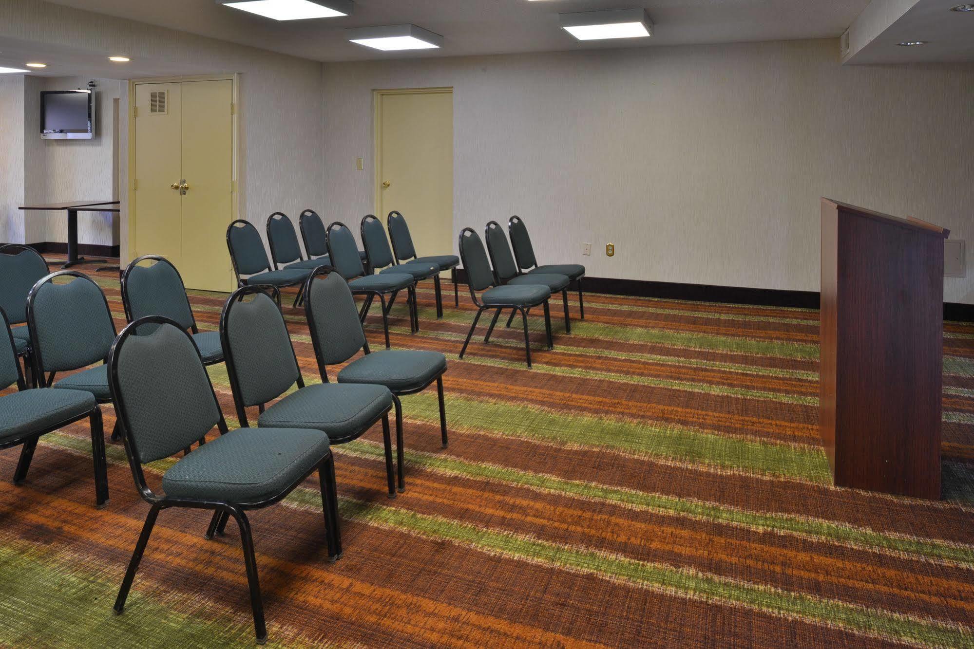 Days Inn By Wyndham Newark Wilmington מראה חיצוני תמונה