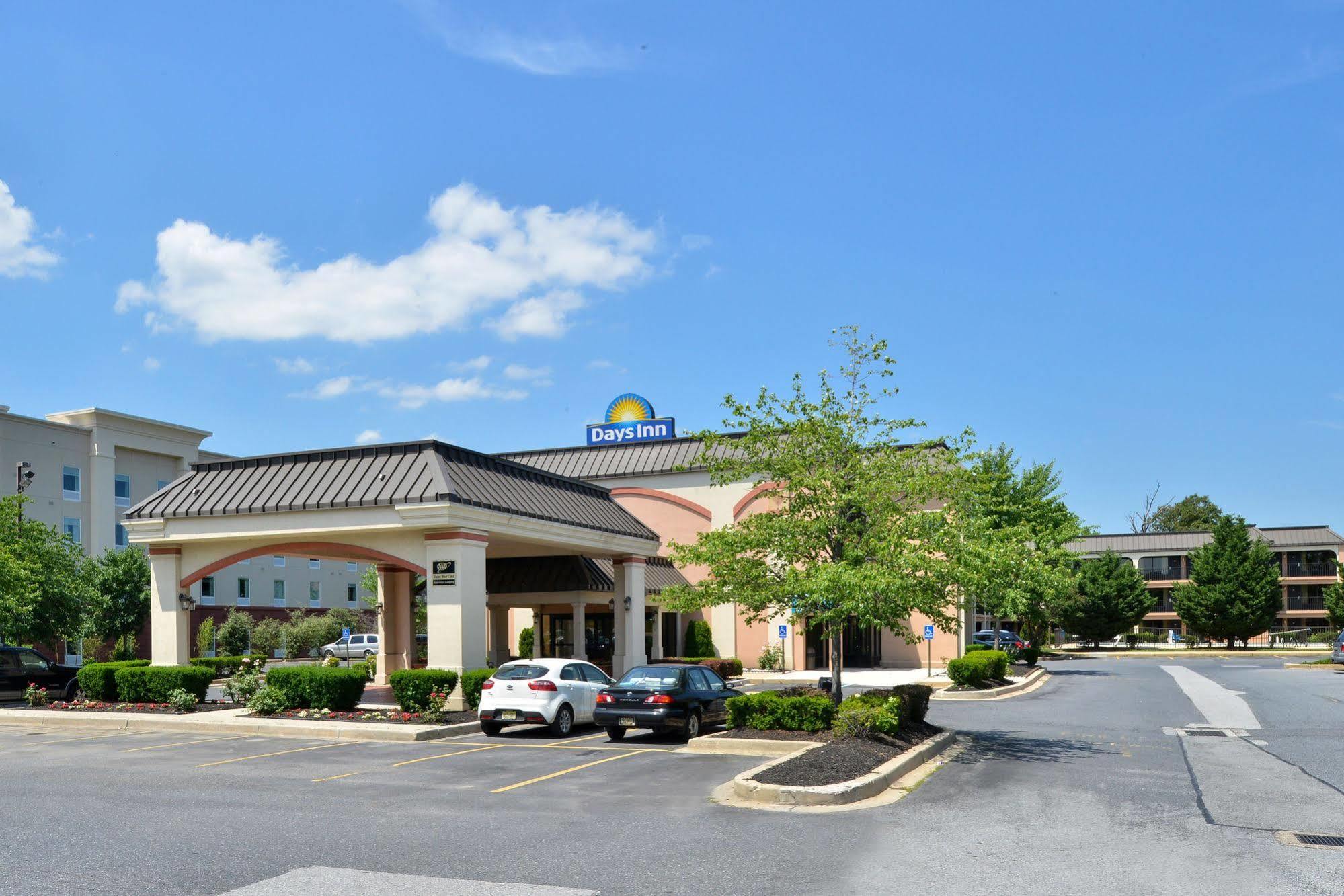 Days Inn By Wyndham Newark Wilmington מראה חיצוני תמונה