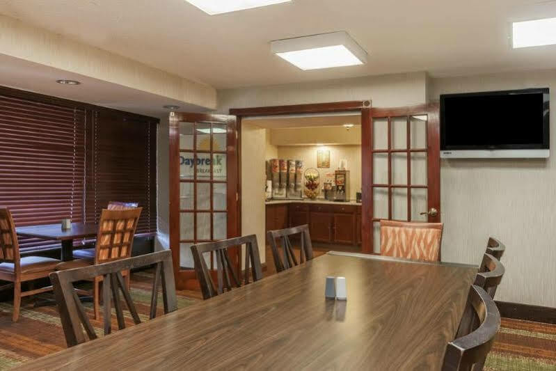 Days Inn By Wyndham Newark Wilmington מראה חיצוני תמונה
