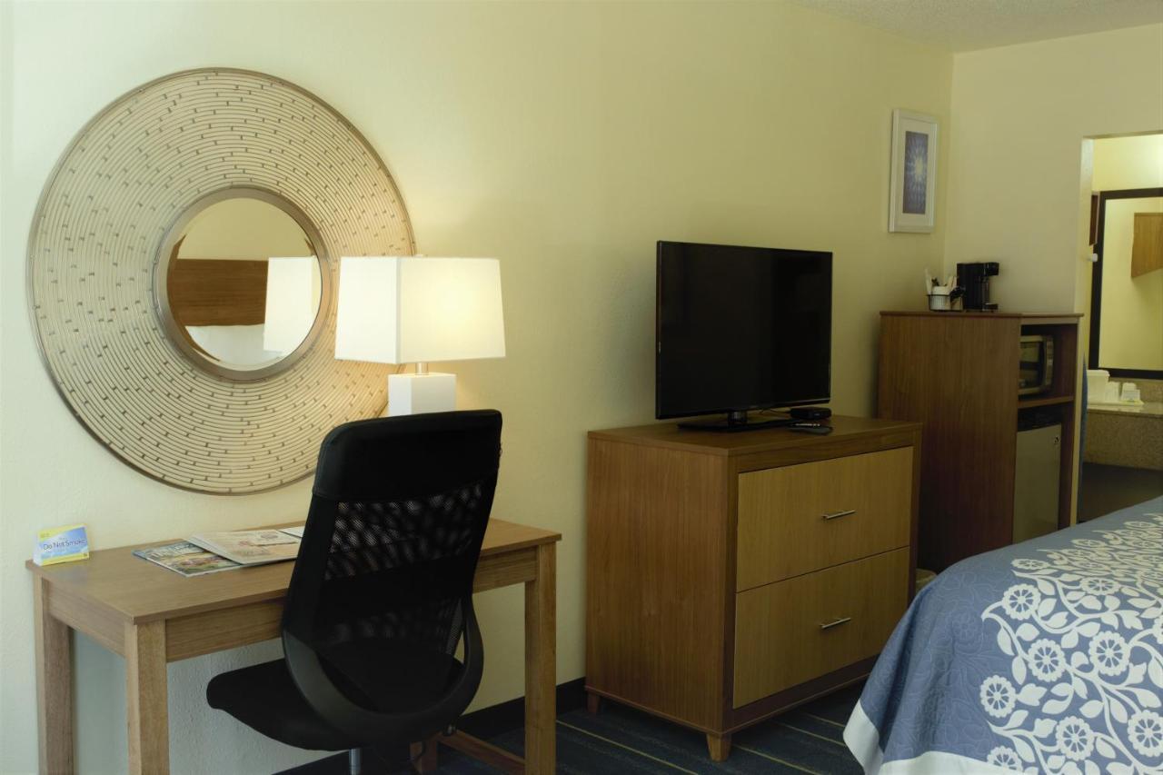 Days Inn By Wyndham Newark Wilmington מראה חיצוני תמונה